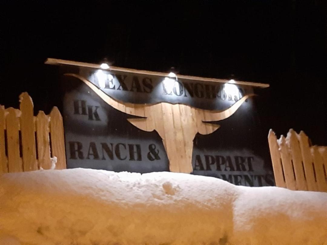 Texas Longhorn Ranch Neumannhof Apartment Кадипиетра Екстериор снимка